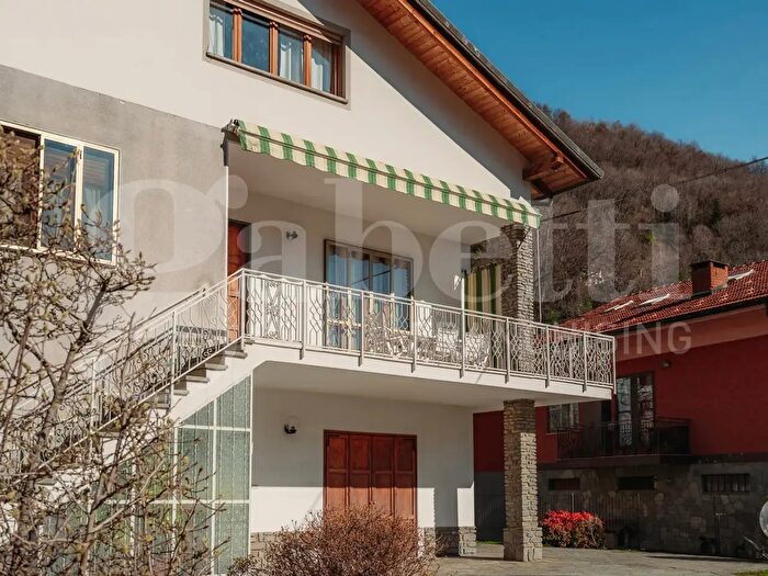 Casa con 15 locali in vendita in Via Fucina, Porte