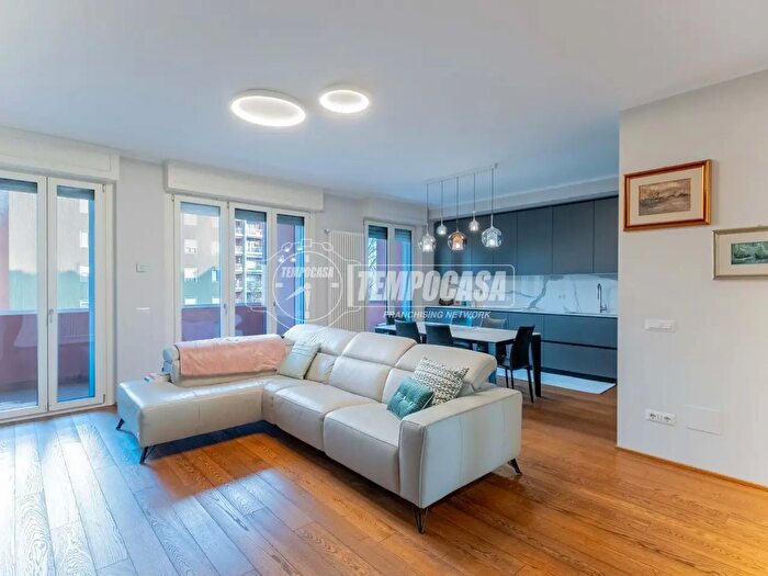 Appartamento quadrilocale in vendita in Via Rimembranze, Novate Milanese