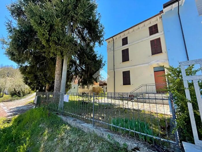 Casa trilocale in vendita in Via Schizzola, Torrazza Coste