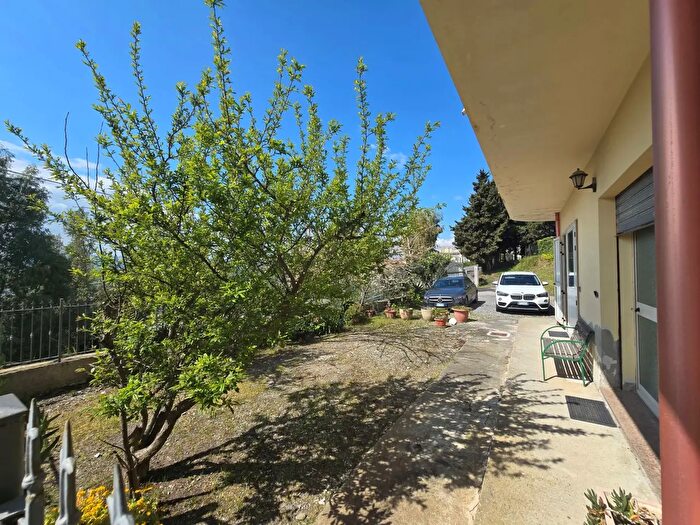 Appartamento con 5 locali in vendita in Via Giuseppe Sorbilli, Catanzaro