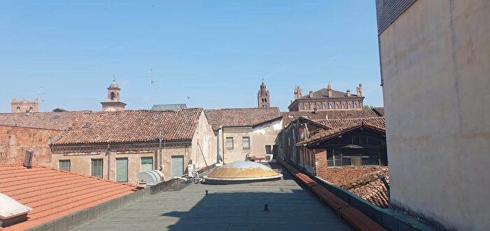 Appartamento con 7 locali in vendita in Via Colonna Rotta C Palermo, Palermo