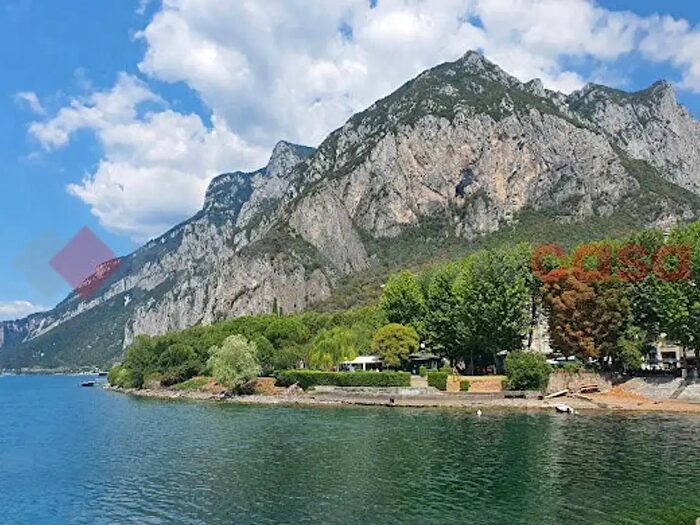 Appartamento trilocale in vendita in Via Elisabetta Ferrario, Magreglio