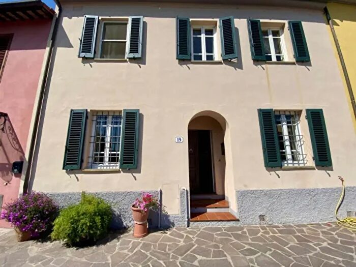 Casa con 6 locali in vendita in Via di Liso, Capannori