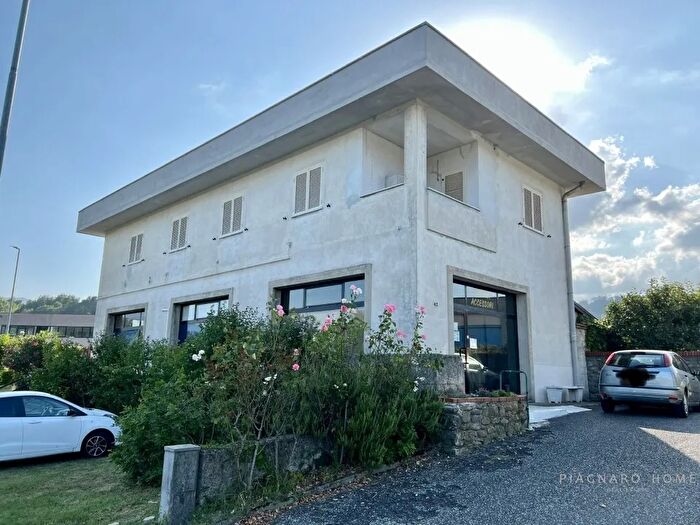 Casa con 13 locali in vendita in Pontremoli