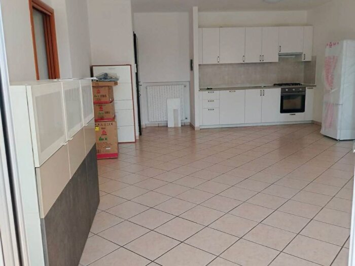 Appartamento trilocale in affitto in Via Don Giuseppe Appiani, Lambrinia, Chignolo Po