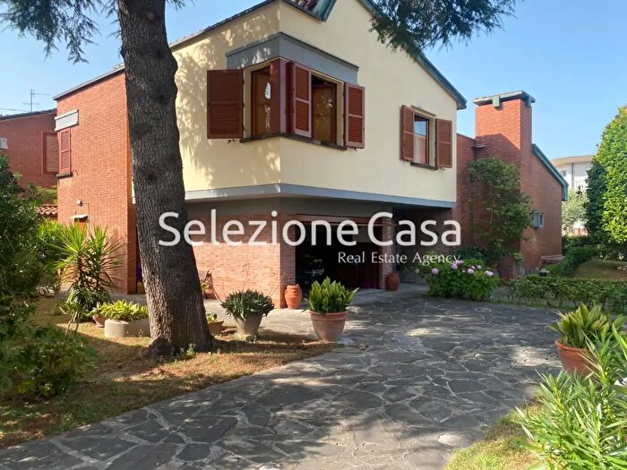 Casa con 8 locali in vendita in Santa Croce Sull'Arno