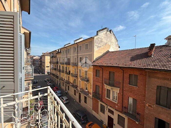 Appartamento trilocale in affitto in Via venasca, Cenisia, Torino
