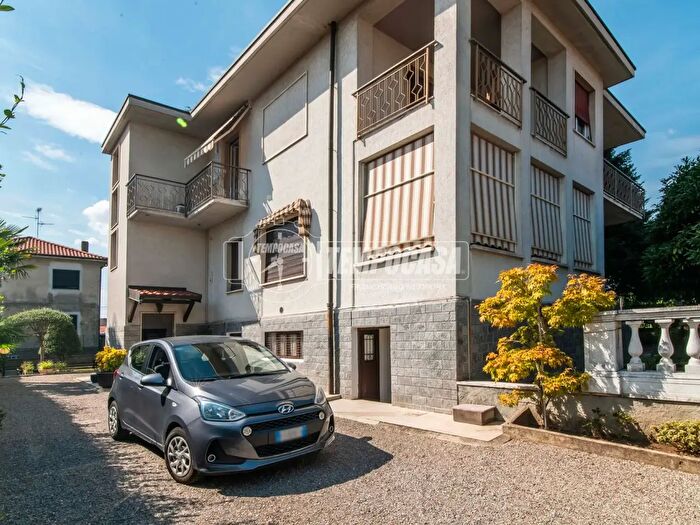 Casa trilocale in vendita in Via Enrico Toti, Gorla Maggiore