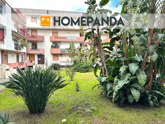 Appartamento bilocale in vendita in Via Giuseppe La Farina, Riposto