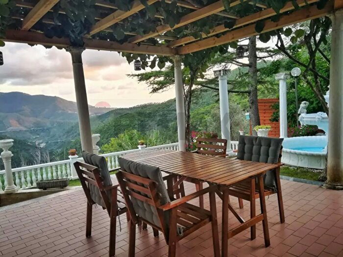 Casa con 5 locali in vendita in Casarza Ligure