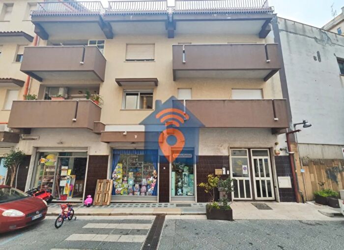 Appartamento con 6 locali in vendita in Piazza Principe di Piemonte Castelvetrano, Castelvetrano