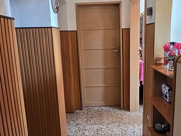 Appartamento trilocale in vendita in Via De Amicis, Borghi