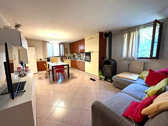 Appartamento trilocale in vendita in Via Monte Cengio, Vigonza