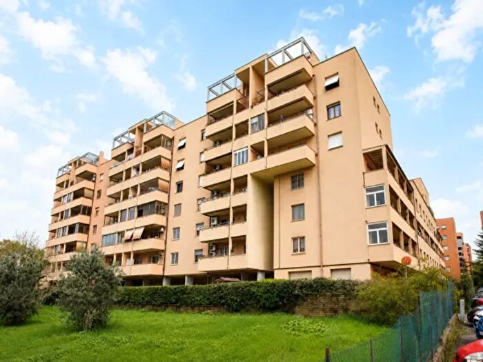 Appartamento trilocale in affitto in Via Tazio Nuvolari, Roma