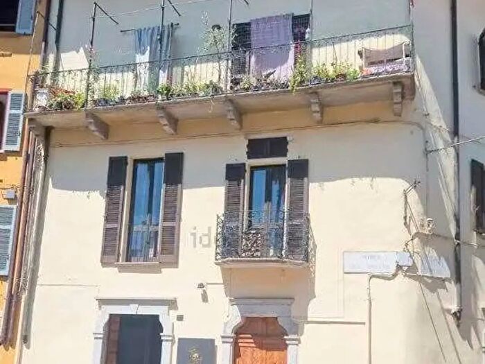 Casa con 10 locali in vendita in Vicolo del Molino, Verbania