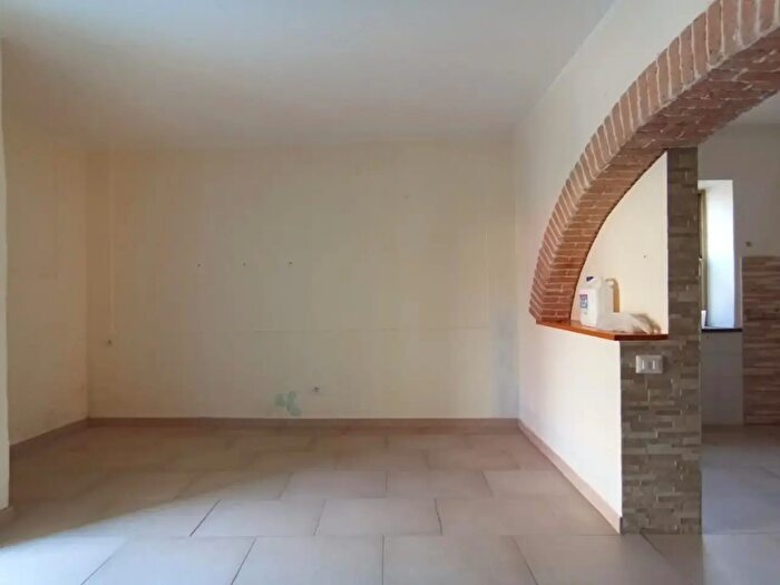 Casa trilocale in vendita in Cascina