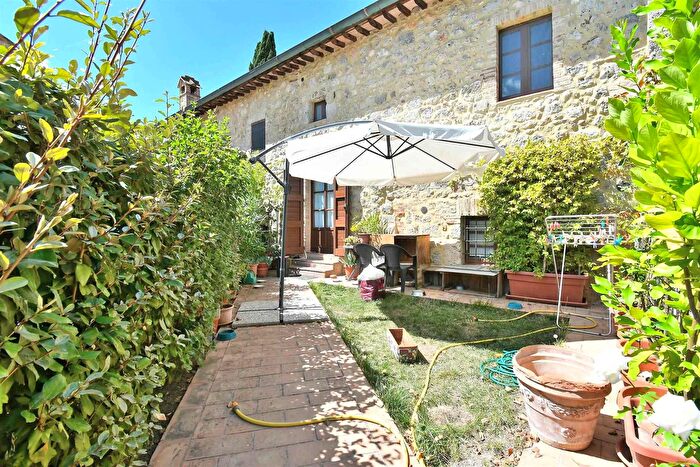 Appartamento quadrilocale in vendita in Strada di Lucciana, Casole DElsa