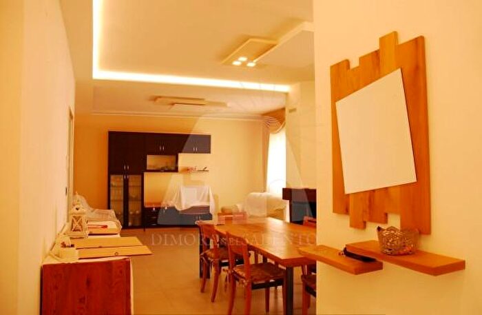 Appartamento quadrilocale in vendita in Via Lazio, PresicceAcquarica