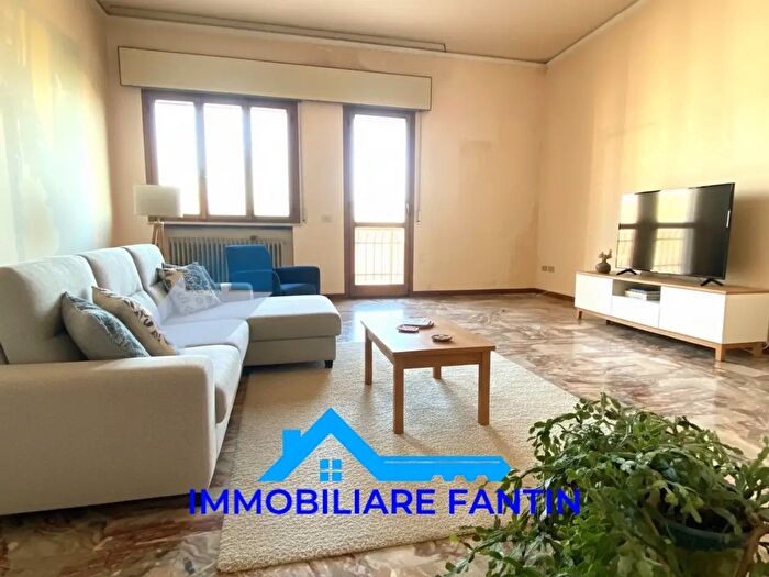 Appartamento trilocale in vendita in Via San Zeno d, Treviso