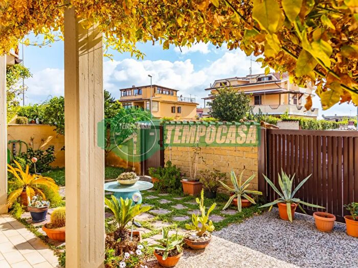 Casa quadrilocale in vendita in Via Atene, Ladispoli