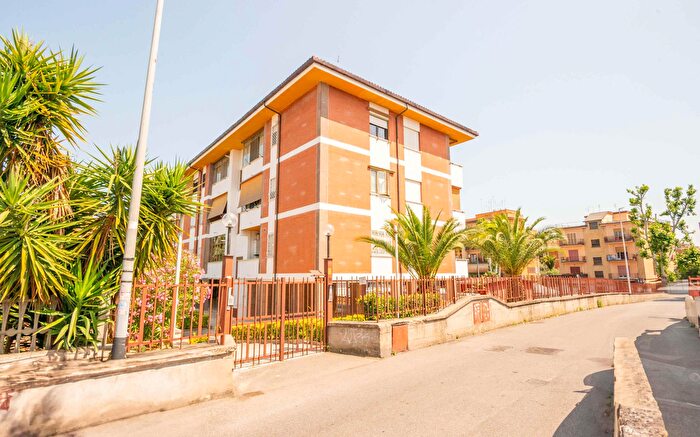 Appartamento quadrilocale in vendita in Via della Farfalla, Roma