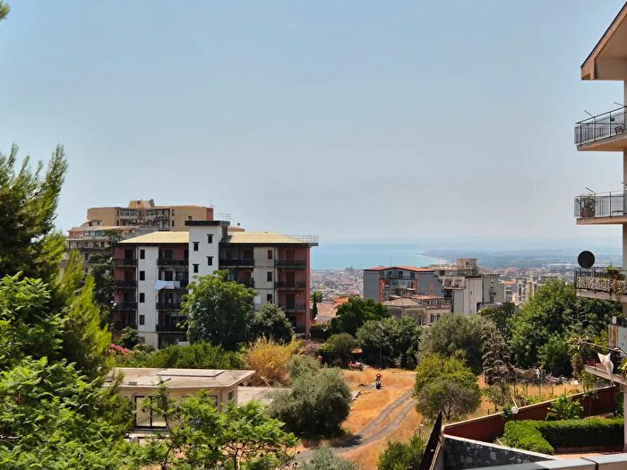 Appartamento trilocale in vendita in Via Conti, Catania