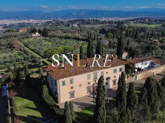 Appartamento con 5 locali in vendita in Via di Santa Maria a Marignolle, Firenze