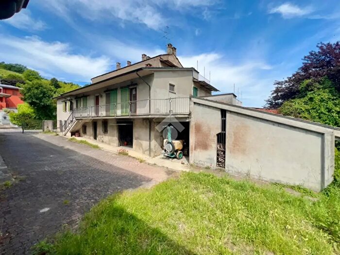 Casa trilocale in vendita in Via Vallescuropasso, Cigognola