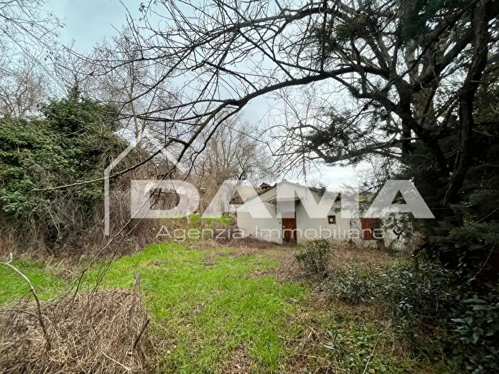 Casa quadrilocale in vendita in Via Cerreta Monte Grosso, Galeata