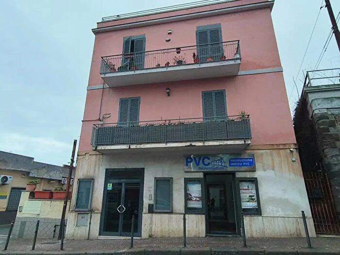 Appartamento bilocale in vendita in Via Solfatara, Pozzuoli