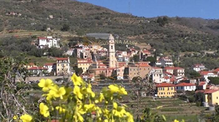 Casa con 9 locali in vendita in Via San Bernardo, Pompeiana