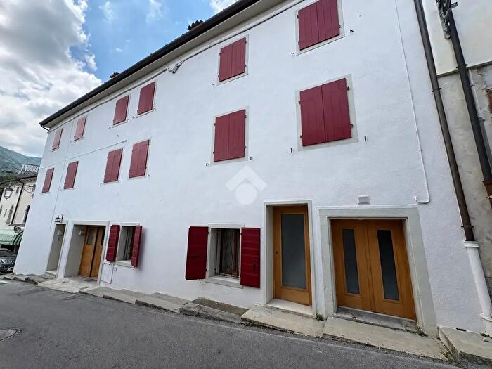 Casa con 10 locali in vendita in Via Monte Santo, Cison Di Valmarino