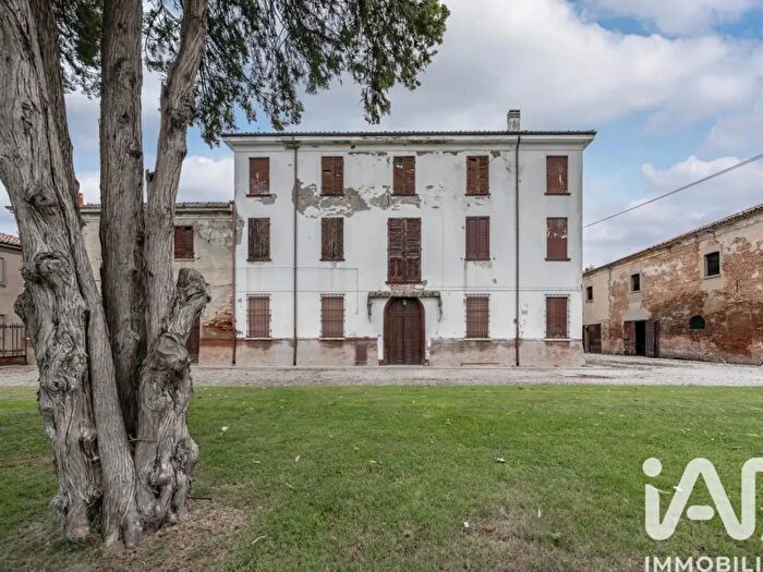 Casa con 10 locali in vendita in Via Luigi Azzi, Ostellato