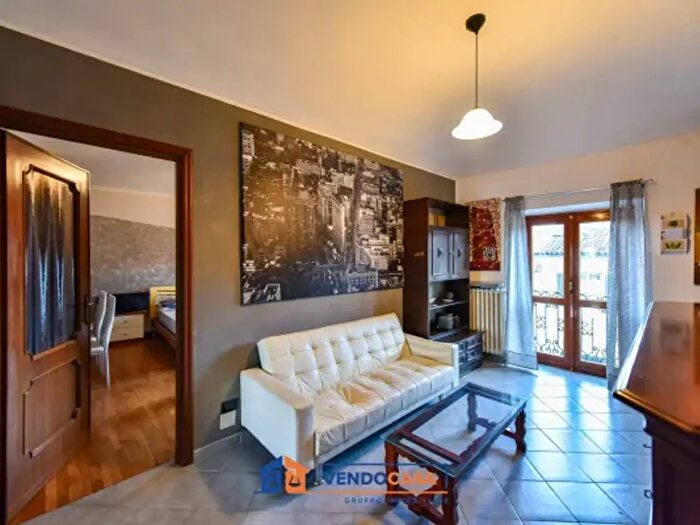 Appartamento con 5 locali in vendita in Via Macerata, Torino