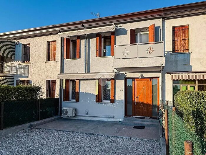 Casa quadrilocale in vendita in Via Varotara, Mirano