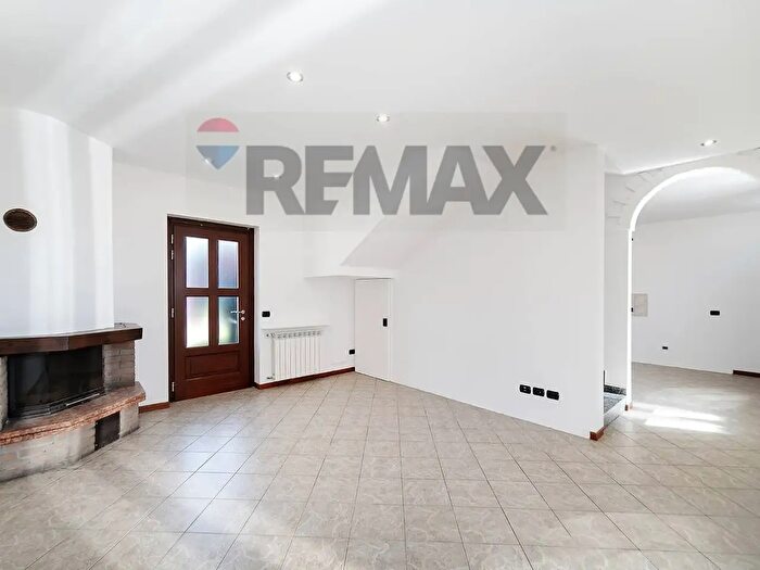 Casa con 5 locali in vendita in Via Giovanni da Legnano, Legnano