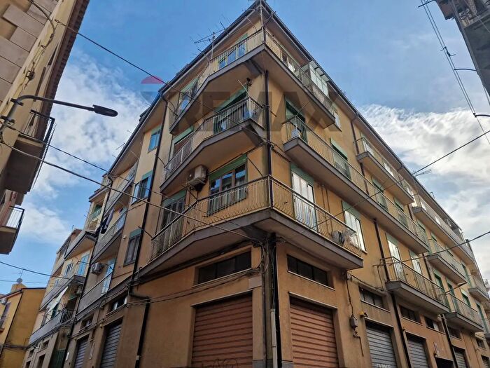 Appartamento con 5 locali in vendita in Via Sacramento, Enna