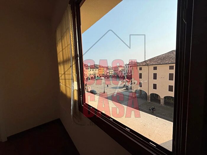 Appartamento quadrilocale in vendita in Via San Rocco, Este