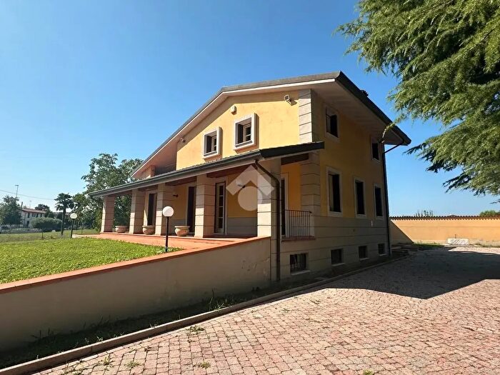 Casa con 6 locali in vendita in Via Cordovado, San Vito Al Tagliamento