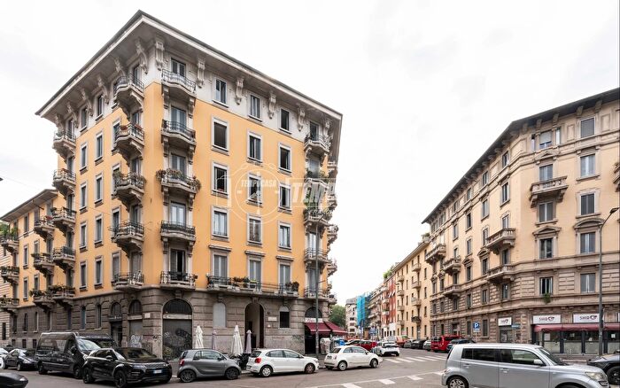 Appartamento trilocale in vendita in Via Eustachi, Milano