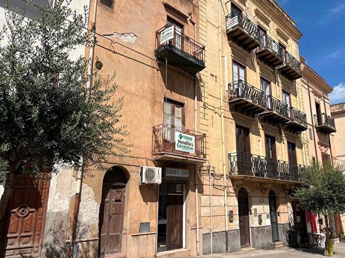 Casa quadrilocale in vendita in Corso Giuseppe Garibaldi, Castellammare Del Golfo