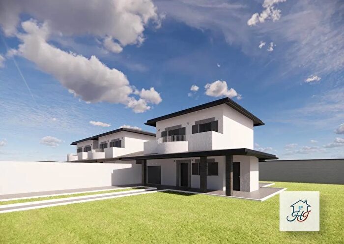 Casa quadrilocale in vendita in Via della Fonderia, Anzio