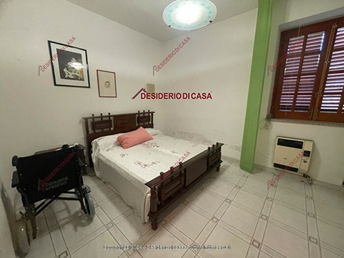 Casa con 8 locali in vendita in Terrasini