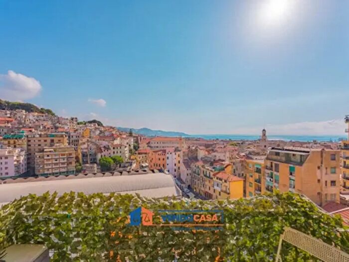 Appartamento bilocale in vendita in Via San Bernardo, Sanremo