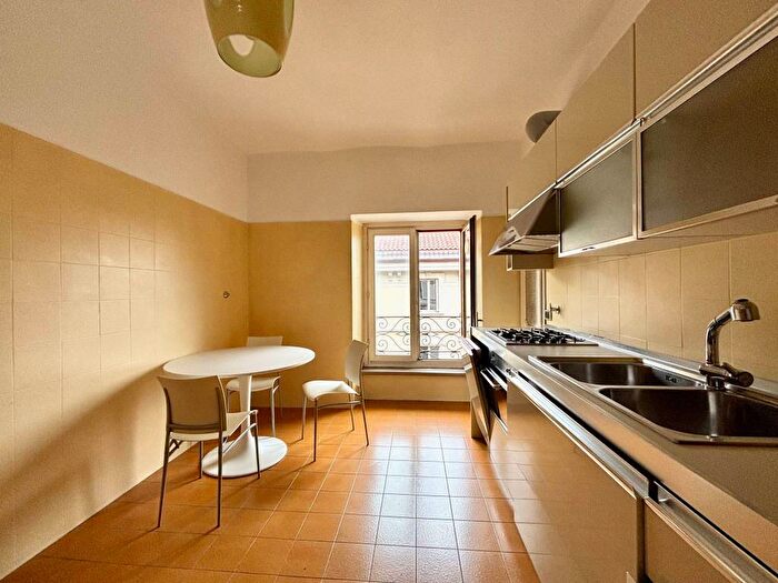 Appartamento trilocale in affitto in Via Madama Cristina, San Salvario Dante, Torino