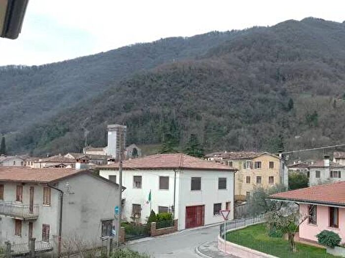 Appartamento con 5 locali in affitto in Via De Mari Marino, Centro, Follina