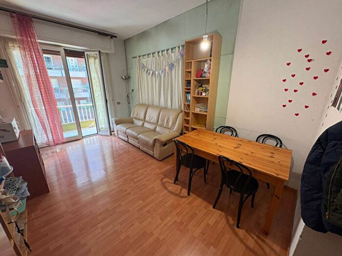 Appartamento trilocale in affitto in Via Luigi Capranica, Città Studi, Milano