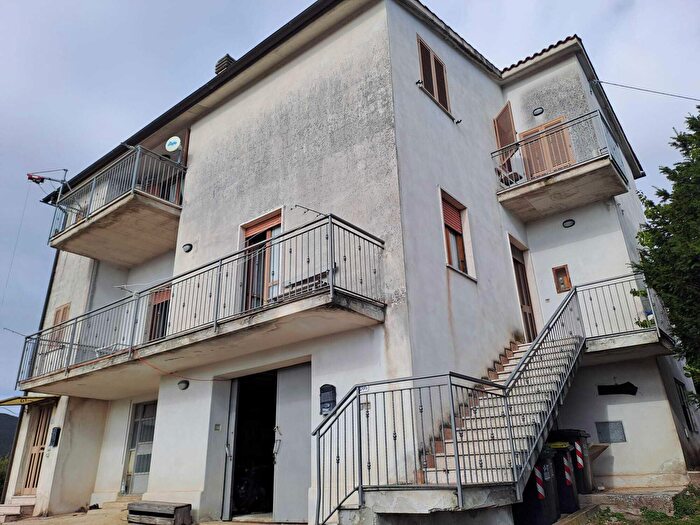 Appartamento con 6 locali in vendita in Strada Casa Bianca, Amelia