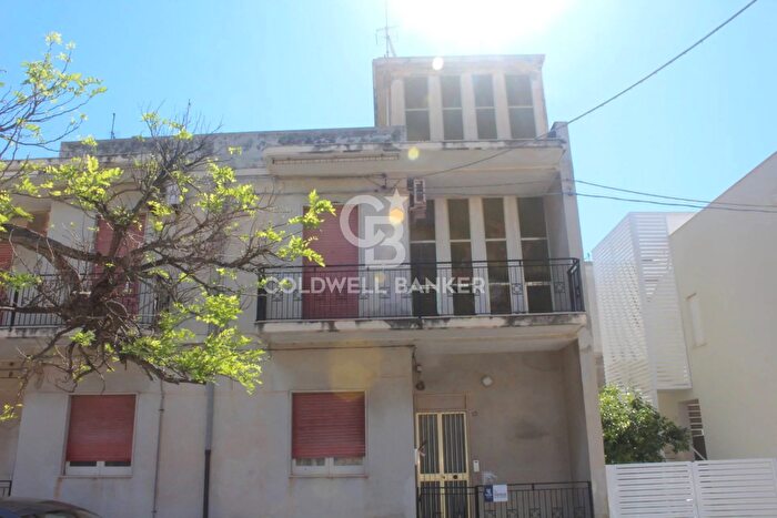 Appartamento con 6 locali in vendita in Via Carbonia, Scicli