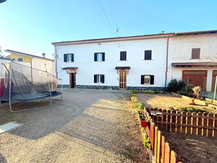 Casa con 6 locali in vendita in Bosco Marengo